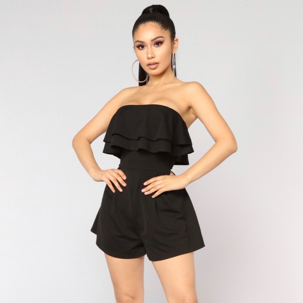 FASHIONNOVA💋 Strapless Ruffle Top Romper